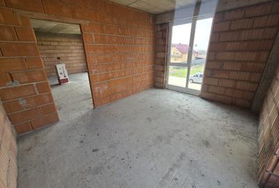 Apartament cu 2 camere semidecomandat în Moșnița Nouă - 11