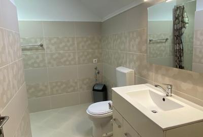 Casă cu 5 camere cu Canalizare în Zorilor - 2