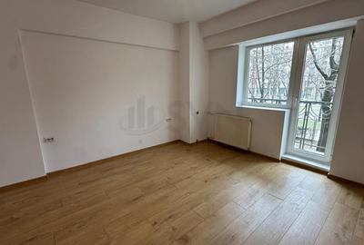 Apartament cu 3 camere decomandat în P-ța Unirii - 1