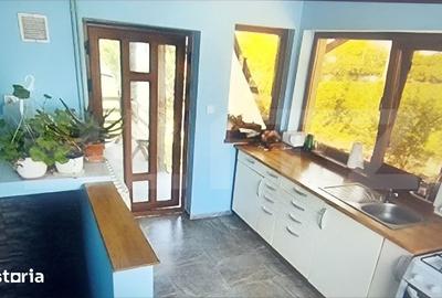 Casă cu 7 camere cu Teren 775 Mp în Cocorăștii Colț - 1