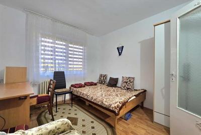 Apartament cu 3 camere decomandat în Nufărul - 10