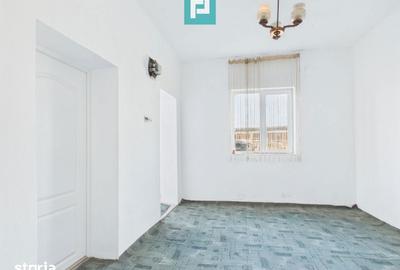 Casă cu 5 camere cu Teren 957 Mp în Central - 9