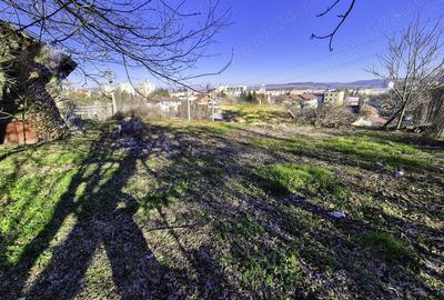 Teren de 1760 mp, în Central - 4