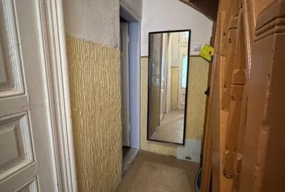 Casă cu 3 camere cu Canalizare în Parcul Carol - 5