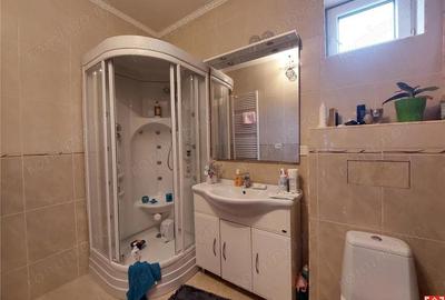 Casa mare pentru 2 familii sau pentru afacere - 18