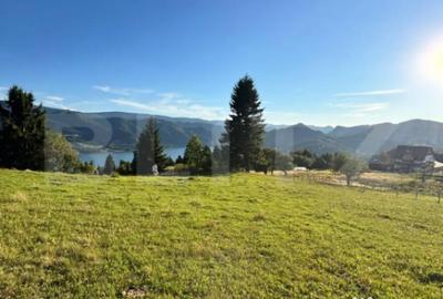 Teren de 2027 mp, în Central