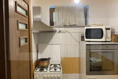 Vila spa?ioasa cu 5 dormitoare ?i curte de 730 mp Vila spa?ioasa cu 5 dormitoare ?i curte de 730 mp - 16