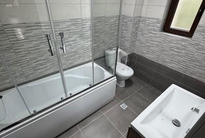 Casă cu 8 camere cu Teren 2800 Mp în Milcoiu - 3