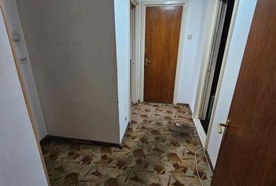 Apartament cu 3 camere semidecomandat în Gorjului - 9