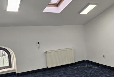 Birou, de 35 mp, în Unirii - 1