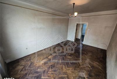 Casă cu 4 camere în Piața Cluj