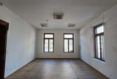 Casă cu 11 camere cu Canalizare în Ultracentral - 39