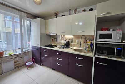 Apartament cu 3 camere semidecomandat, mobilat în Florești - 2