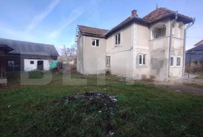 Casa cu 6 camere pe 2 nivele cu 150 mp utili si 1000 mp de teren,oras Nasaud - 2