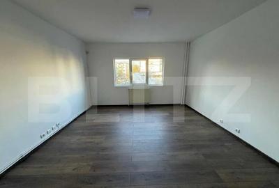 Spatiu comercial, 75 mp, stradal, vad excelent, vitrina, Man - 1