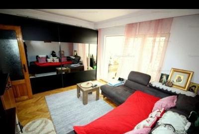 Apartament cu 3 camere decomandat în Exterior Vest - 2