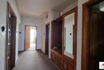 Apartament cu 4 camere decomandat în Titulescu - 9