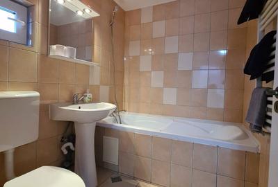 Apartament cu 3 camere decomandat în Valea Aurie - 5