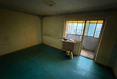 Apartament cu 2 camere decomandat în Mircea cel Bătrân