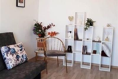 Apartament cu 3 camere decomandat, mobilat în Cantacuzino