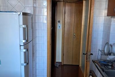 Apartament cu 3 camere semidecomandat în Craiovei - 2