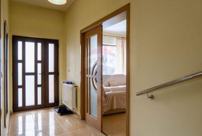 Casă cu 5 camere cu Teren 420 Mp în Dobroești - 3