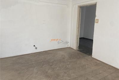Apartament 3 camere , zona Longinescu - Gara , decomandat 70 - 3