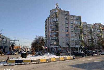 Apartament cu 3 camere semidecomandat în Unirii