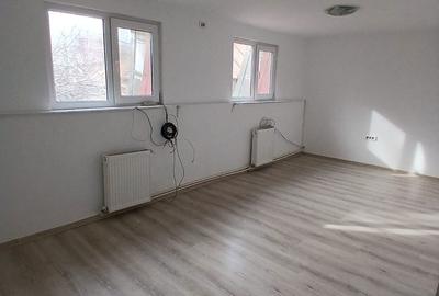 Spațiu comercial, de 150 mp, în Central - 5