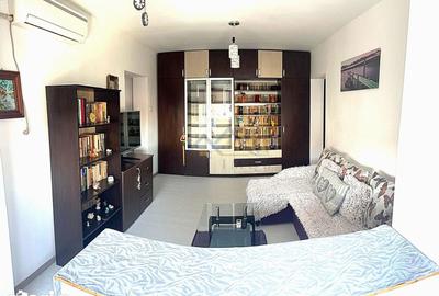 Apartament cu 2 camere semidecomandat în Micro 3 - 4