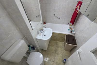 Vand apartament 3 camere pe Calea Bucuresti (Direct Proprietar) - 1