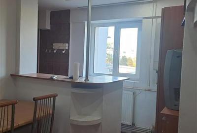 Apartament trei camere Fratii Golesti S-uri, etaj intermediar - 5