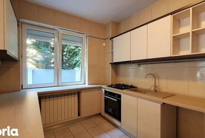 Casă cu 7 camere cu Teren 600 Mp în Central - 19