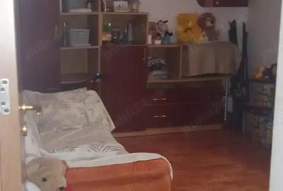 Inchiriez apartament