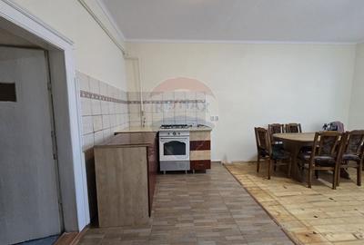 Casă cu 5 camere de vânzare în zona Central comision 0 - 15