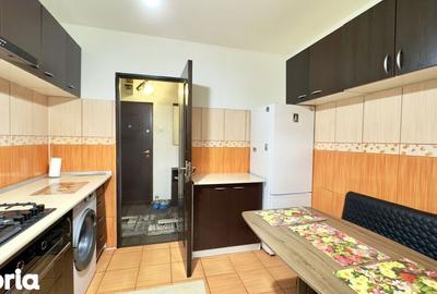Apartament cu 3 camere, mobilat în Podu Roș - 1