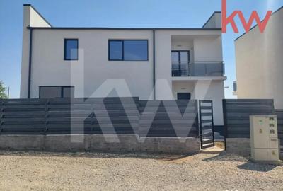 Casă cu 3 camere cu Teren 360 Mp în Cârcea - 2