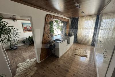 Apartament de vanzare, 3 camere, 64 mp, decomandat, zona INDEPENDENTEI - 2