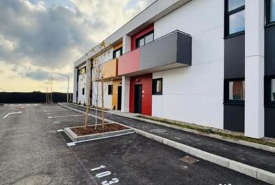 Casă cu 3 camere cu Canalizare în Central - 2