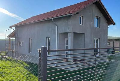 Proprietar - Casa individuala P+M ?i teren 750mp, intabulata cu actele la zi, in ora?ul Buzia?.