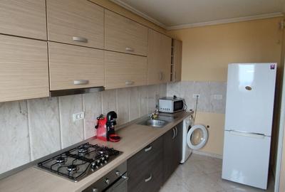 Închiriez apartament cu 2 camere la Via Romana - 3