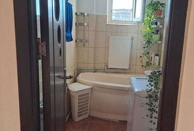 Apartament cu 3 camere decomandat în Vama - 2