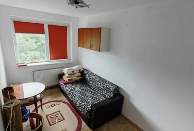 Apartament cu 3 camere semidecomandat în Trocadero - 3