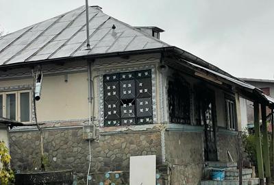 Casă cu 2 camere cu Teren 436 Mp în Plopu - 1