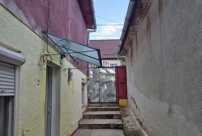 Casă cu 3 camere cu Teren 487 Mp în Central - 1