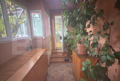 Casa de vanzare 5 camere + dependente - 30