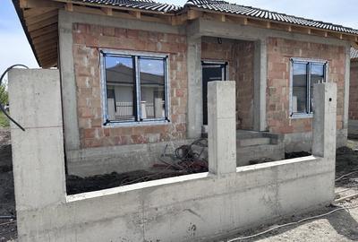 Casă individuală cu 4 camere cu Canalizare în Micești - 3