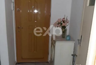 Apartament cu 2 camere decomandat în Negru Vodă