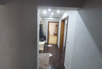 Apartament cu 3 camere decomandat în Exterior Vest - 1