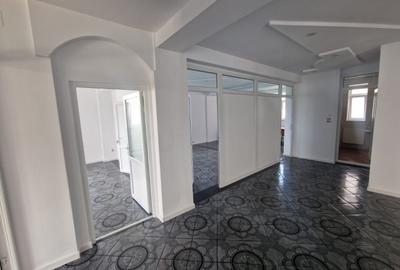 Se inchiriaza saptiu comercial pret 1500 euro negociabil - 14